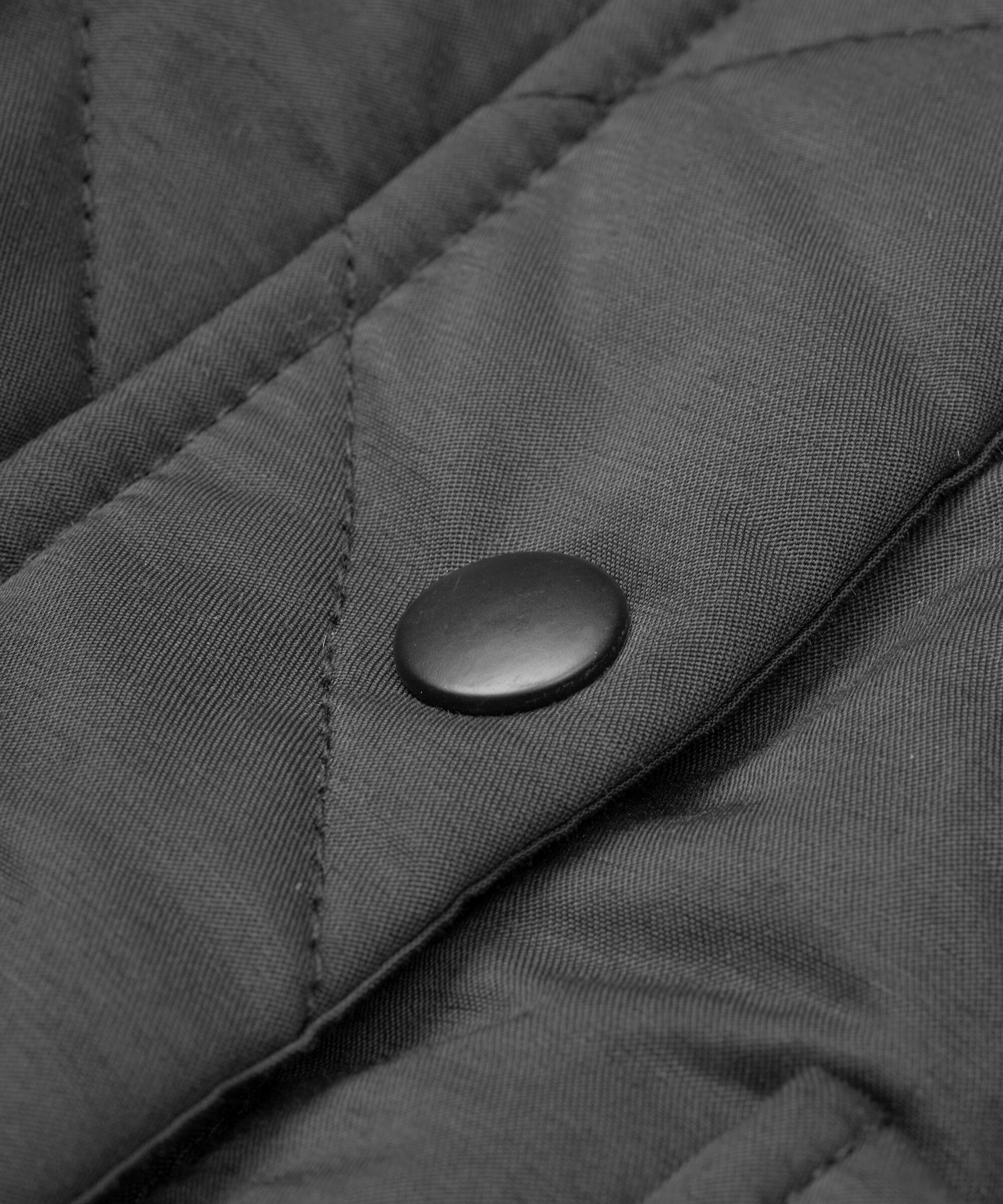 Tessie Mantel, Black